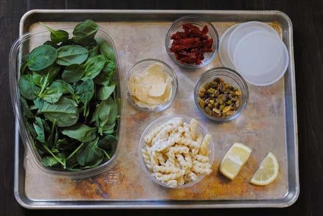 Creamy Lemon Pasta Salad with Spinach - A lightened-up workweek lunch that will get you through the afternoon! | foxeslovelemons.com