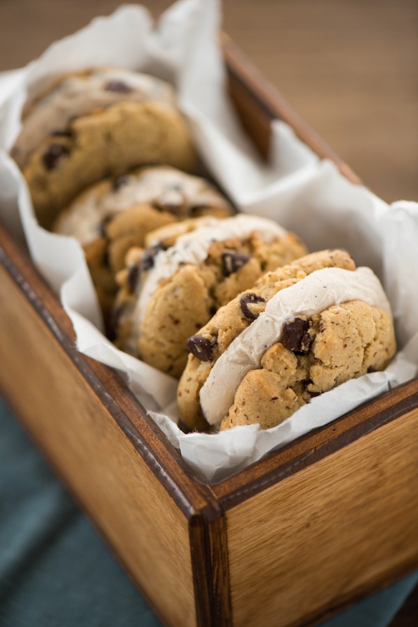 Hazelnut Chocolate Chip Gelato Sandwiches - Double up on the flavors you love with hazelnut chocolate chip cookies sandwiches with hazelnut chocolate chip gelato! | foxeslovelemons.com