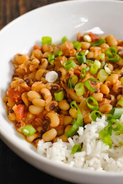 Hoppin' John for the New Year - Eating black-eyed peas on New Year's Day is said to show humility, thus inviting good fortune for the year ahead. | foxeslovelemons.com