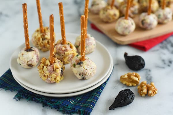 Prosciutto & Fig Cheeseball Bites - A simple, fun party bite that can be adapted to use whatever ingredients you have on hand! | foxeslovelemons.com