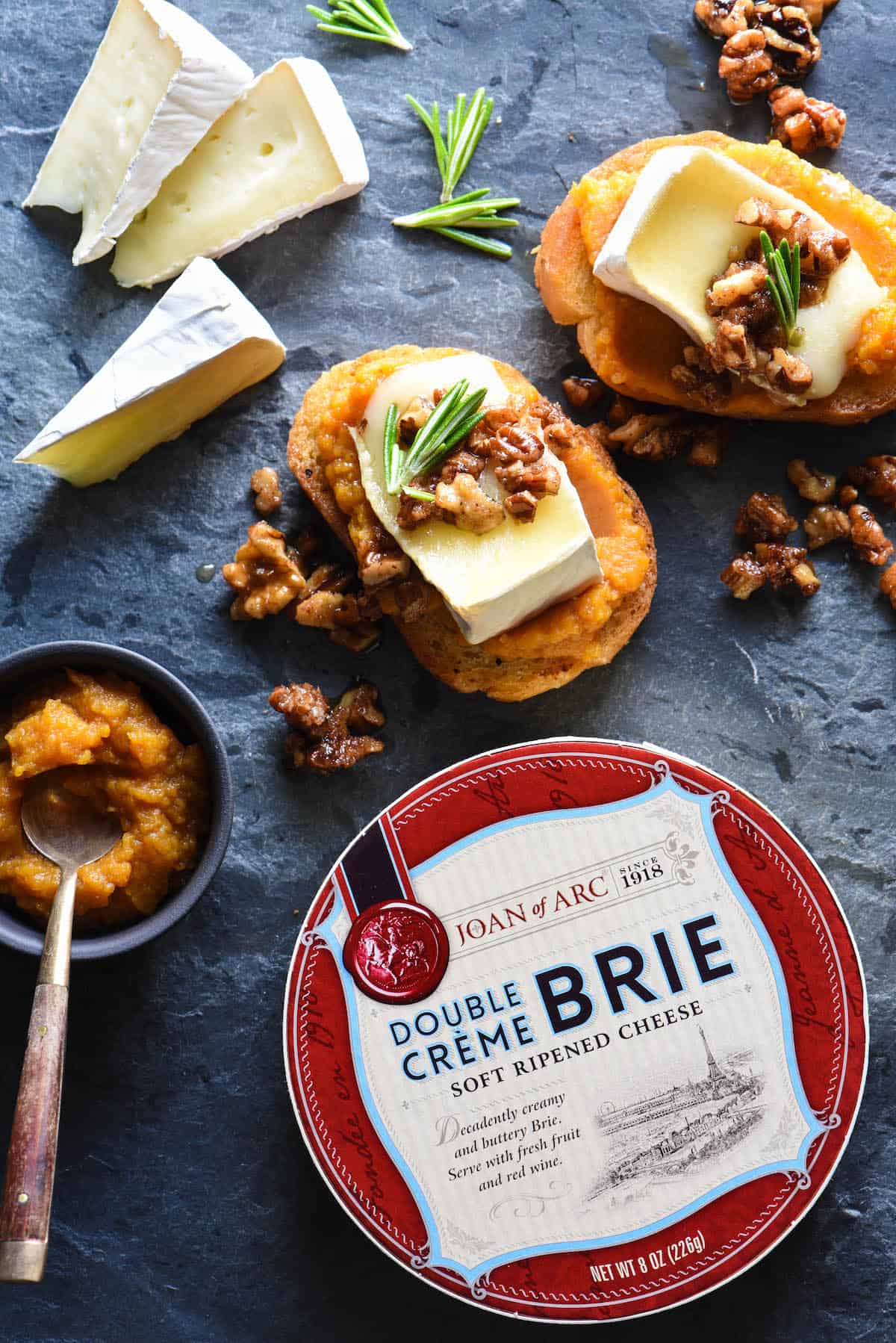 Impress your guests this holiday season with these Pumpkin & Brie Crostini with Candied Nuts. They look totally fancy, but they're 100% achievable for home cooks of all levels! | foxeslovelemons.com