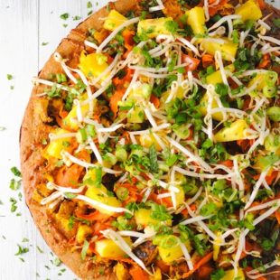 Thai Tofu Pizza with Spicy Peanut Sauce - A Pad Thai-inspired pizza! A colorful and healthy vegetarian meal. | foxeslovelemons.com