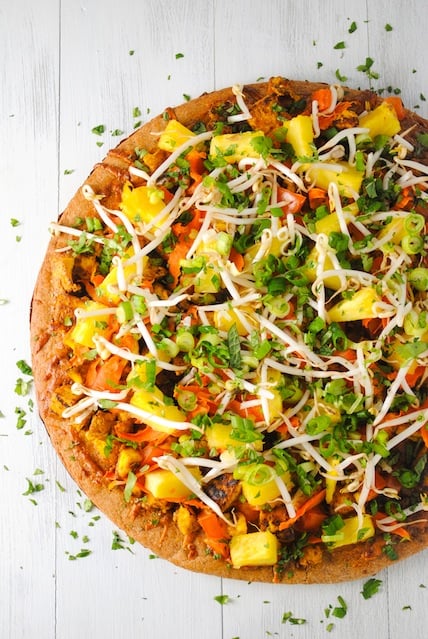 Thai Tofu Pizza with Spicy Peanut Sauce - A Pad Thai-inspired pizza! A colorful and healthy vegetarian meal. | foxeslovelemons.com